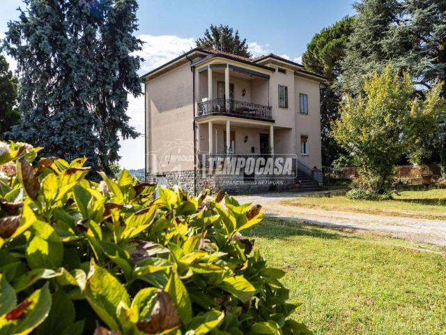 Villa in vendita a Cassago Brianza LC