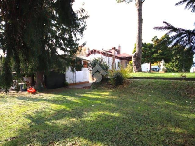 Villa in vendita a Cassago Brianza LC