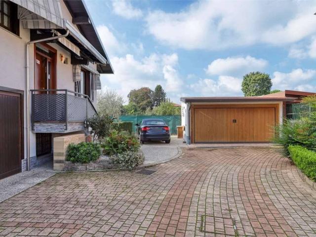 Villa in vendita a Cassano Magnago VA