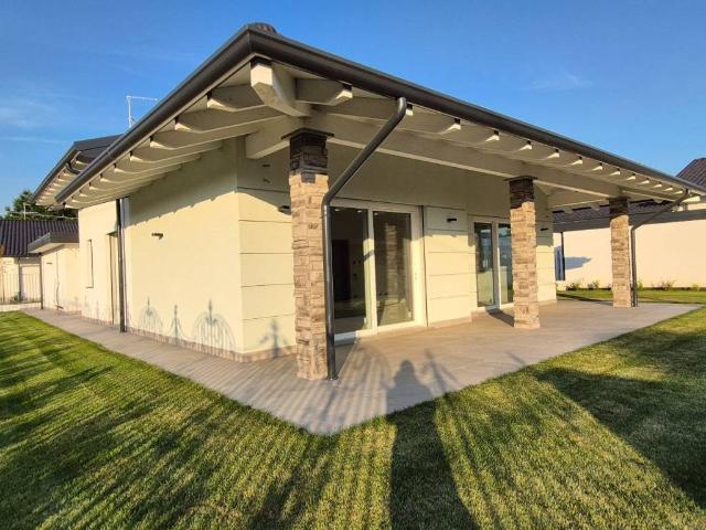 Villa in vendita a Cassano Magnago VA