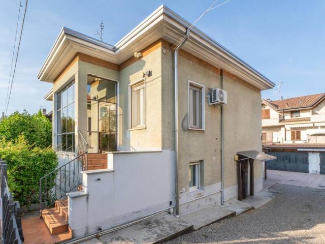Villa in vendita a Cassano Magnago VA