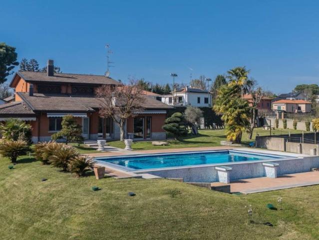 Villa in vendita a Cassano Magnago VA