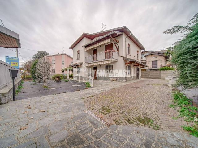 Villa in vendita a Cassano Magnago VA