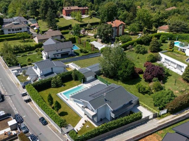 Villa in vendita a Cassano Magnago VA