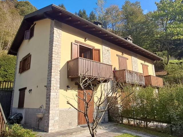 Villa in vendita a Cassiglio BG