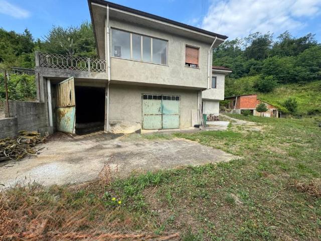Villa in vendita a Cassinasco AT