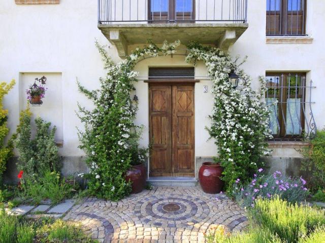Villa in vendita a Castagnole delle Lanze AT