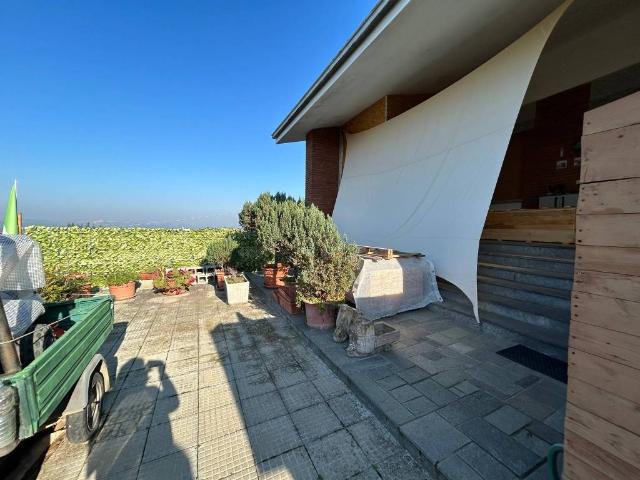 Villa in vendita a Castagnole delle Lanze AT