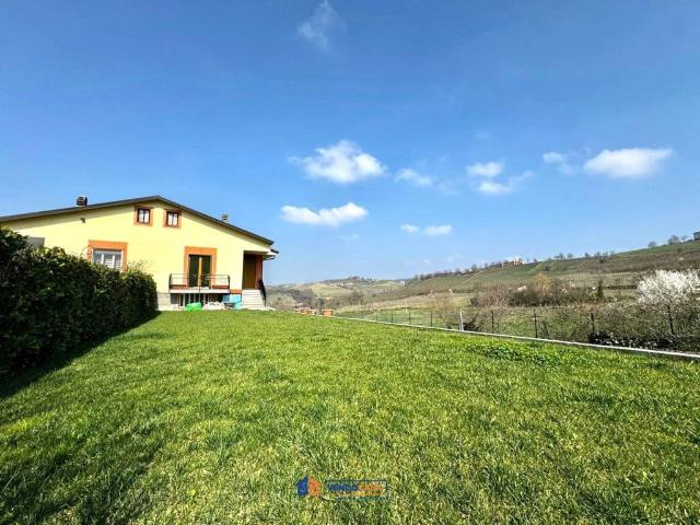 Villa in vendita a Castagnole delle Lanze AT