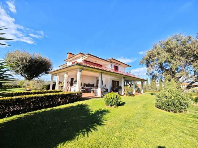 Villa in vendita a Castagneto Carducci LI