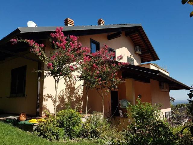 Villa in vendita a Castagneto Po TO