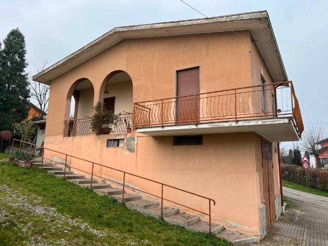 Villa in vendita a Castana PV