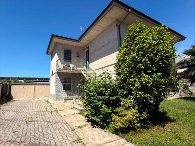Villa in vendita a Castano Primo MI