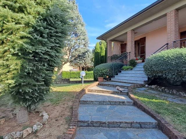 Villa in vendita a Casteggio PV