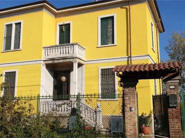 Villa in vendita a Casteggio PV