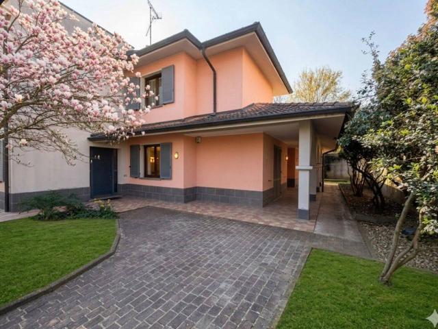 Villa in vendita a Casteggio