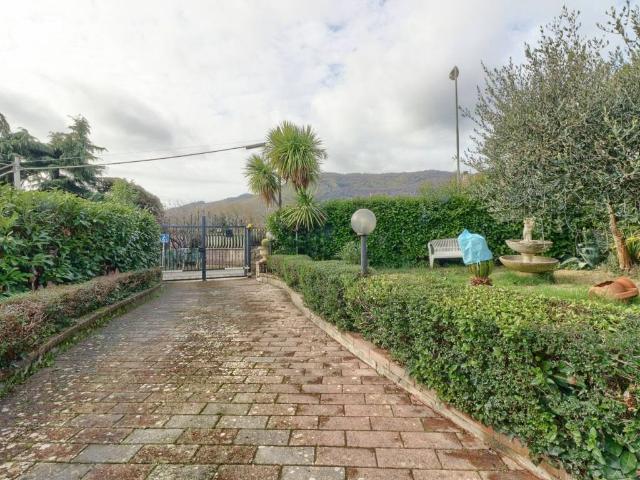 Villa in vendita a Castel Madama RM