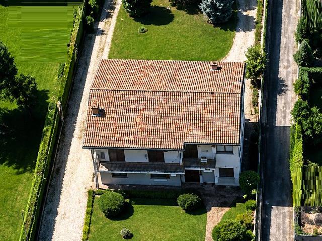 Villa in vendita a Castel Mella BS