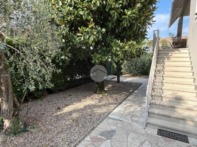 Villa in vendita a Castel Mella BS