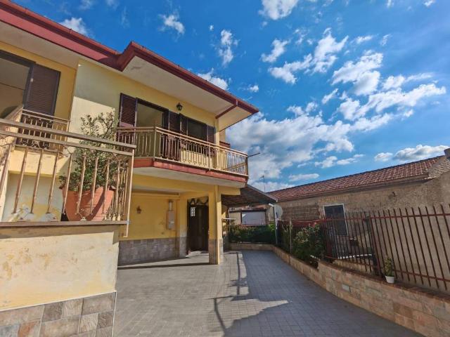 Villa in vendita a Castel Morrone CE