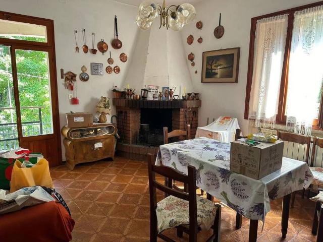 Villa in vendita a Castel d'Aiano BO