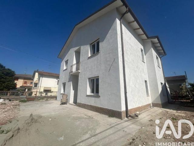 Villa in vendita a Castel d'Ario MN