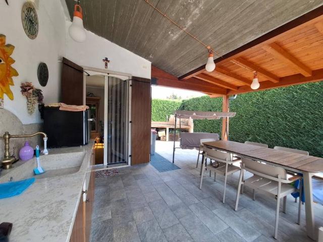 Villa in vendita a Castel d'Azzano VR