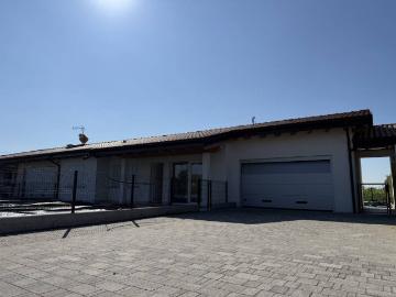 Villa in vendita a Castel d'Azzano VR