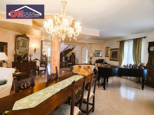 Villa in vendita a Castel d'Azzano VR