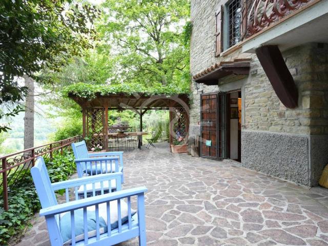 Villa in vendita a Castel del Rio BO