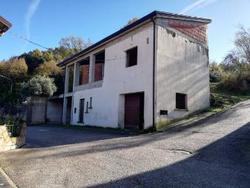 Villa in vendita a Castel di Sasso CE
