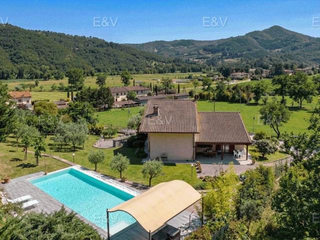 Villa in vendita a Castel Focognano AR