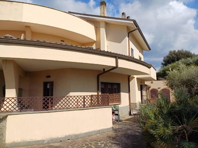Villa in vendita a Castel Gandolfo RM
