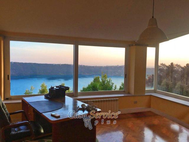 Villa in vendita a Castel Gandolfo