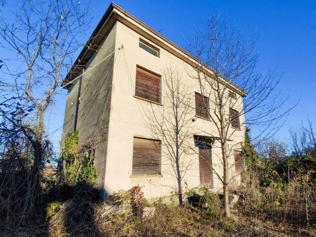 Villa in vendita a Castel San Giovanni PC