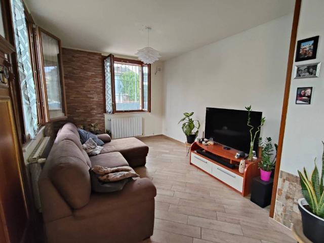Villa in vendita a Castel San Giovanni PC
