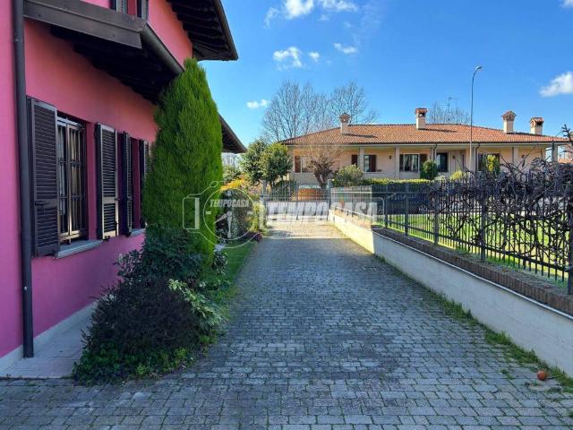 Villa in vendita a Castel San Giovanni PC