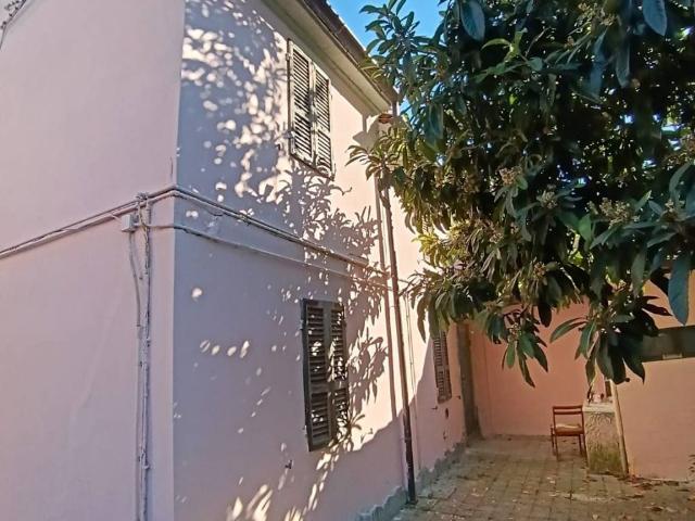 Villa in vendita a Castel San Giovanni PC
