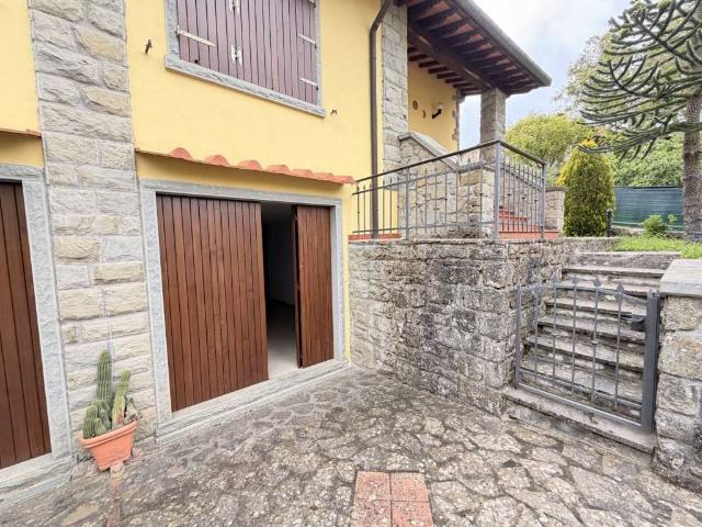 Villa in vendita a Castel San Niccolò AR