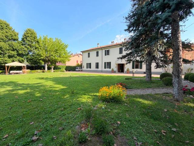 Villa in vendita a Castel San Pietro Terme BO