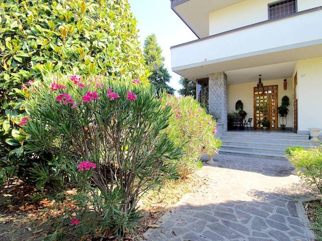 Villa in vendita a Castel San Pietro Terme BO