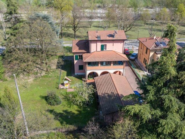 Villa in vendita a Castel San Pietro Terme BO