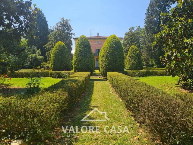 Villa in vendita a Castel San Pietro Terme BO