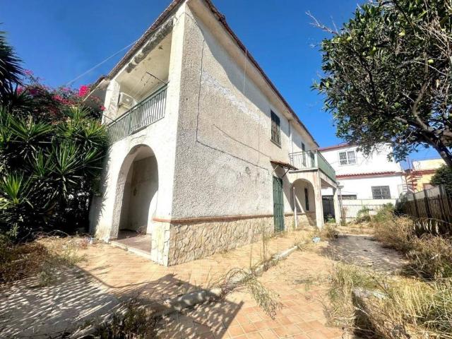 Villa in vendita a Castel Volturno CE
