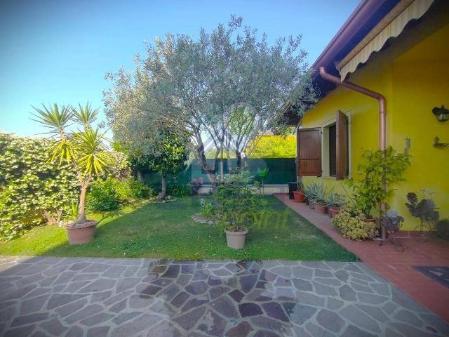 Villa in vendita a Casteldidone CR