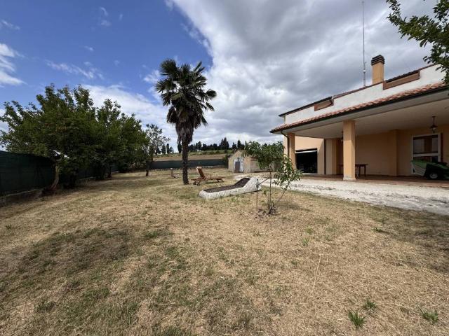 Villa in vendita a Castelfidardo AN