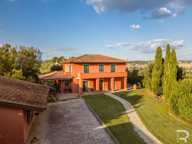 Villa in vendita a Castelfiorentino FI