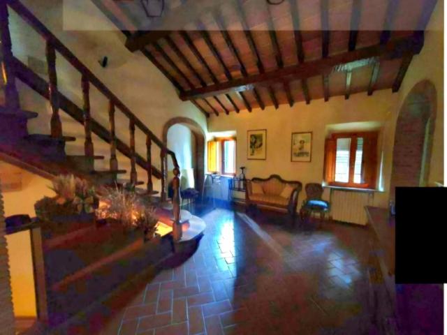 Villa in vendita a Castelfiorentino, in buono stato Rif. 2. 456m² Castelfiorentino