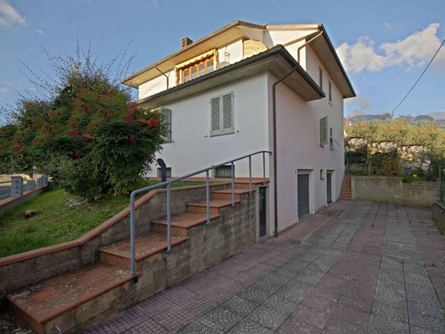 Villa in vendita a Castelfranco Piandisco AR