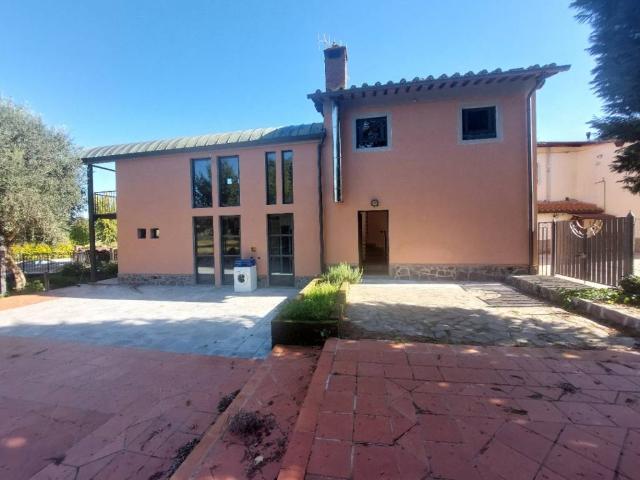 Villa in vendita a Castelfranco Piandisco AR